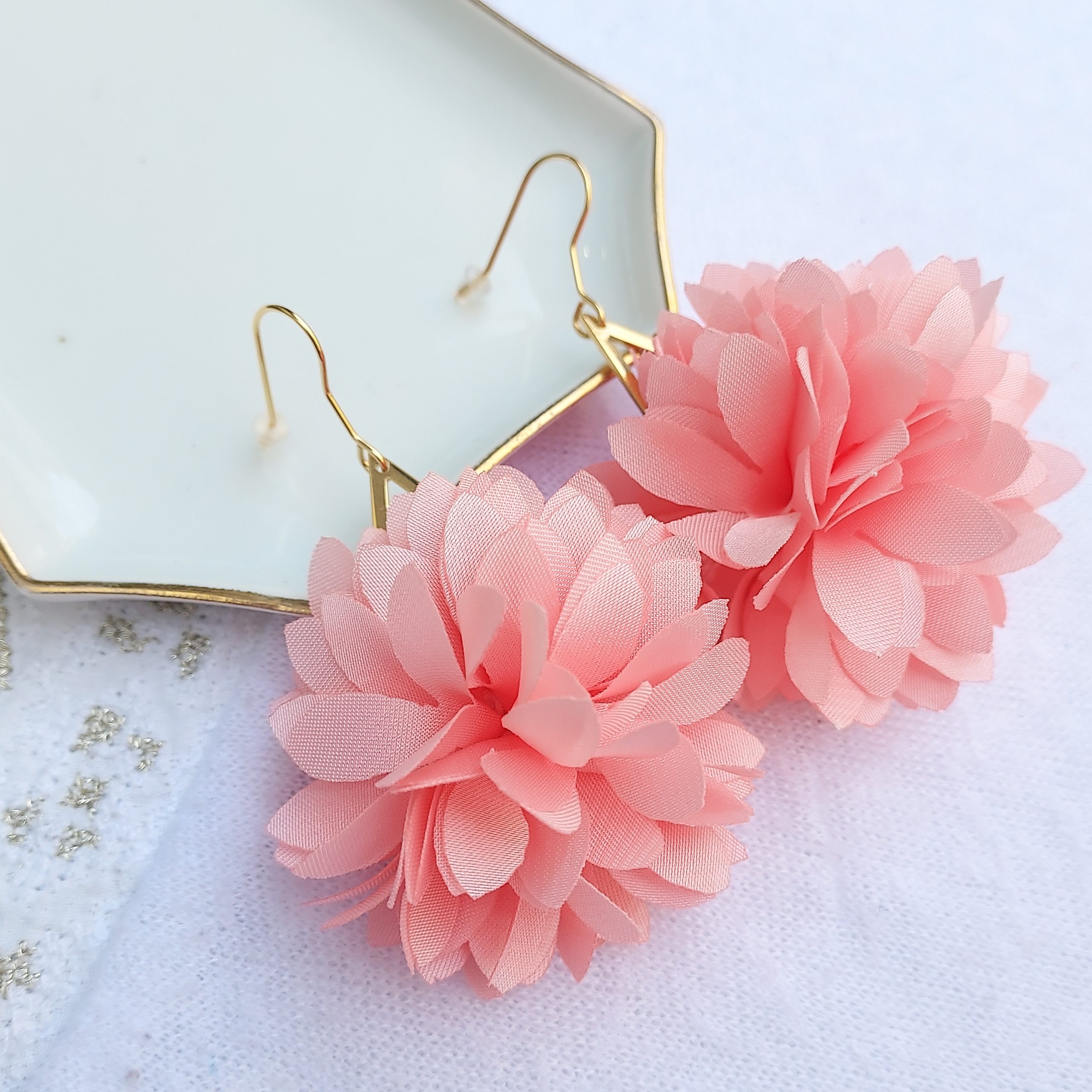 bouces d'oreilles fleur rose emilie